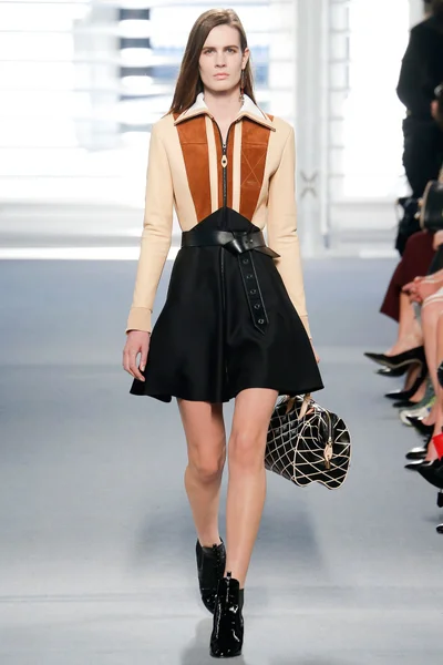Look 23